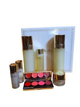 Люксовый  уход и палетка помад в подарочном формате "O&rsquo;HUI" The First Geniture Premium Set 218 фото
